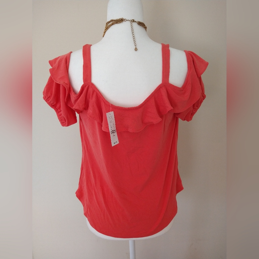 NY&Company Ruffled Cold Shoulder Top NWT | 7 Avenue Design Studio- Size Small